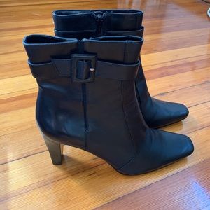 Beautiful Bandolino Black Intact Boots/Booties
